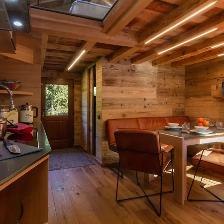 Mazot Du Mont-blanc W/view, Terrace & Stove, شاليه *